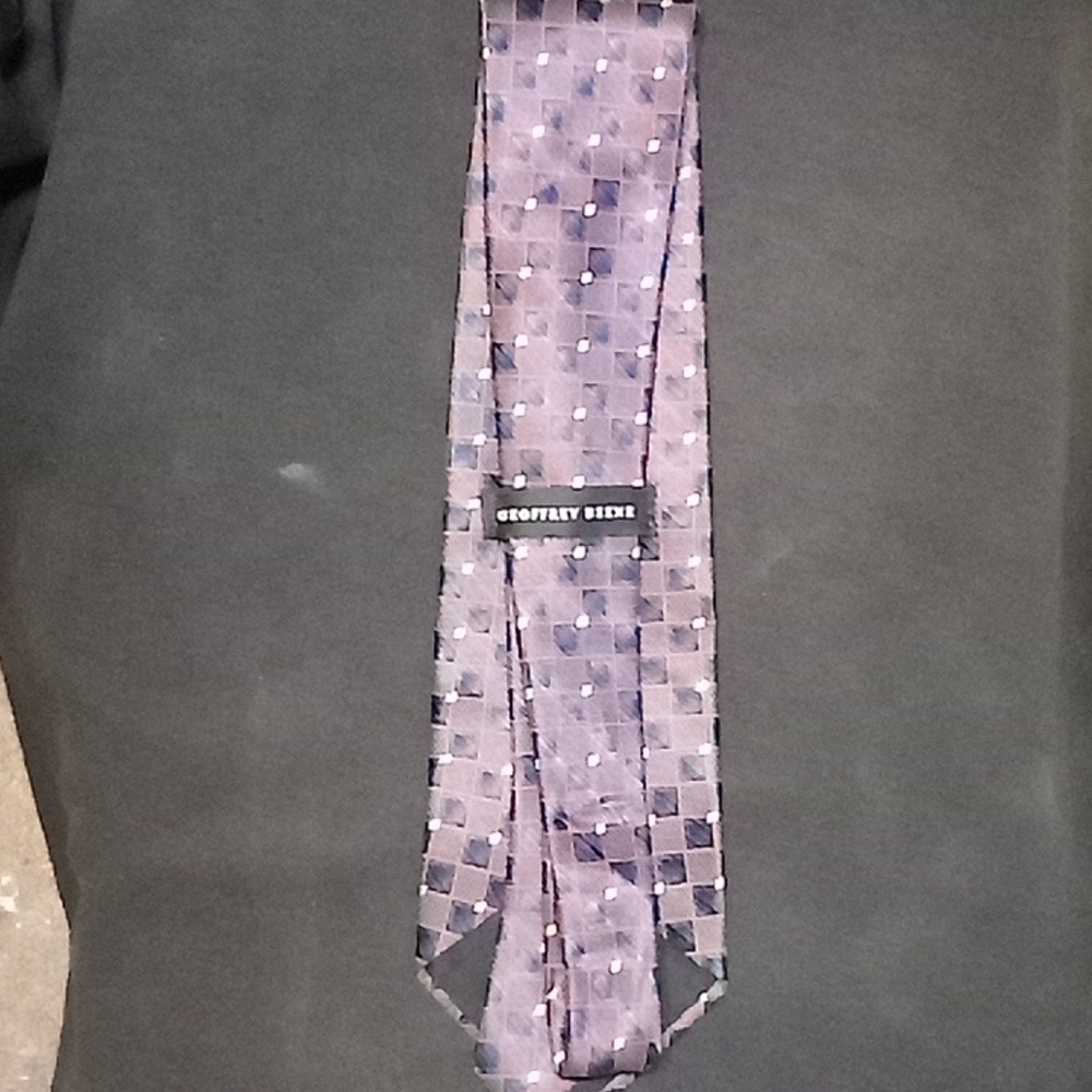 Geoffrey Beene tie